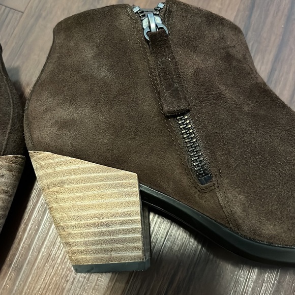 ECCO. Danish Design suede boots - Picture 7 of 10
